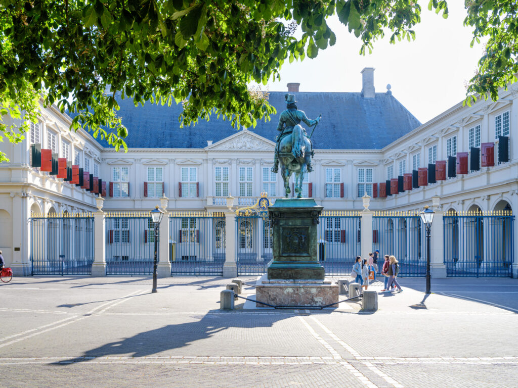 front elevation of the Noordeinde Palace